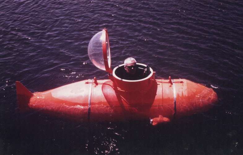 As Kittrege's orange sub side view